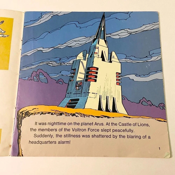 Vtg 1985 Voltron The  Attack of the Sand Monster Read Along Book Only No Tape - Picture 8 of 16